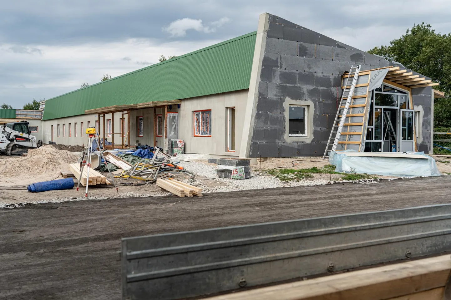 Pärnu loomade varjupaiga uus hoone valmib septembri lõpus või oktoobri alguses.