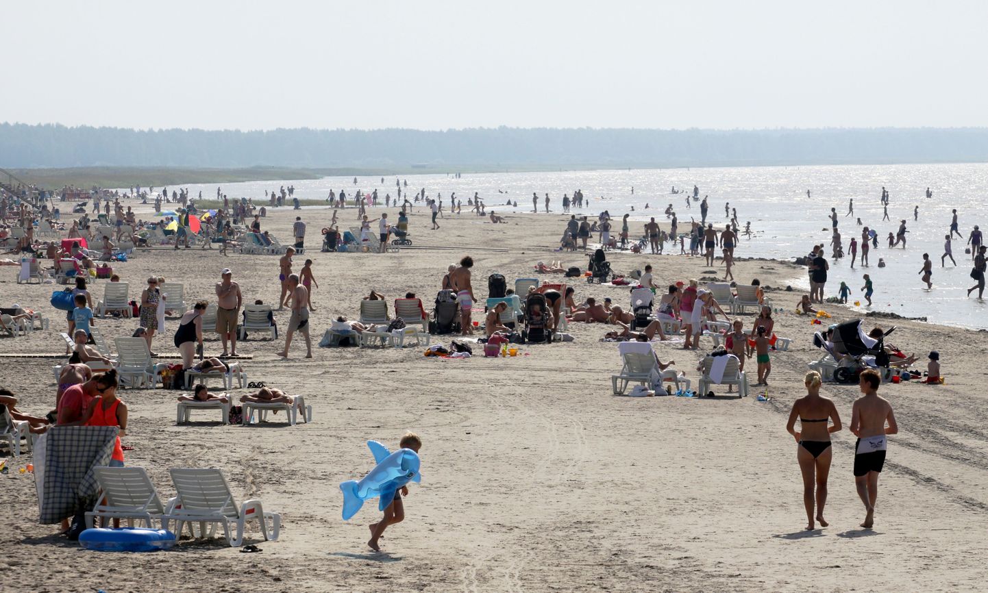 Pärnu rand on juba praegu turistide seas populaarne.