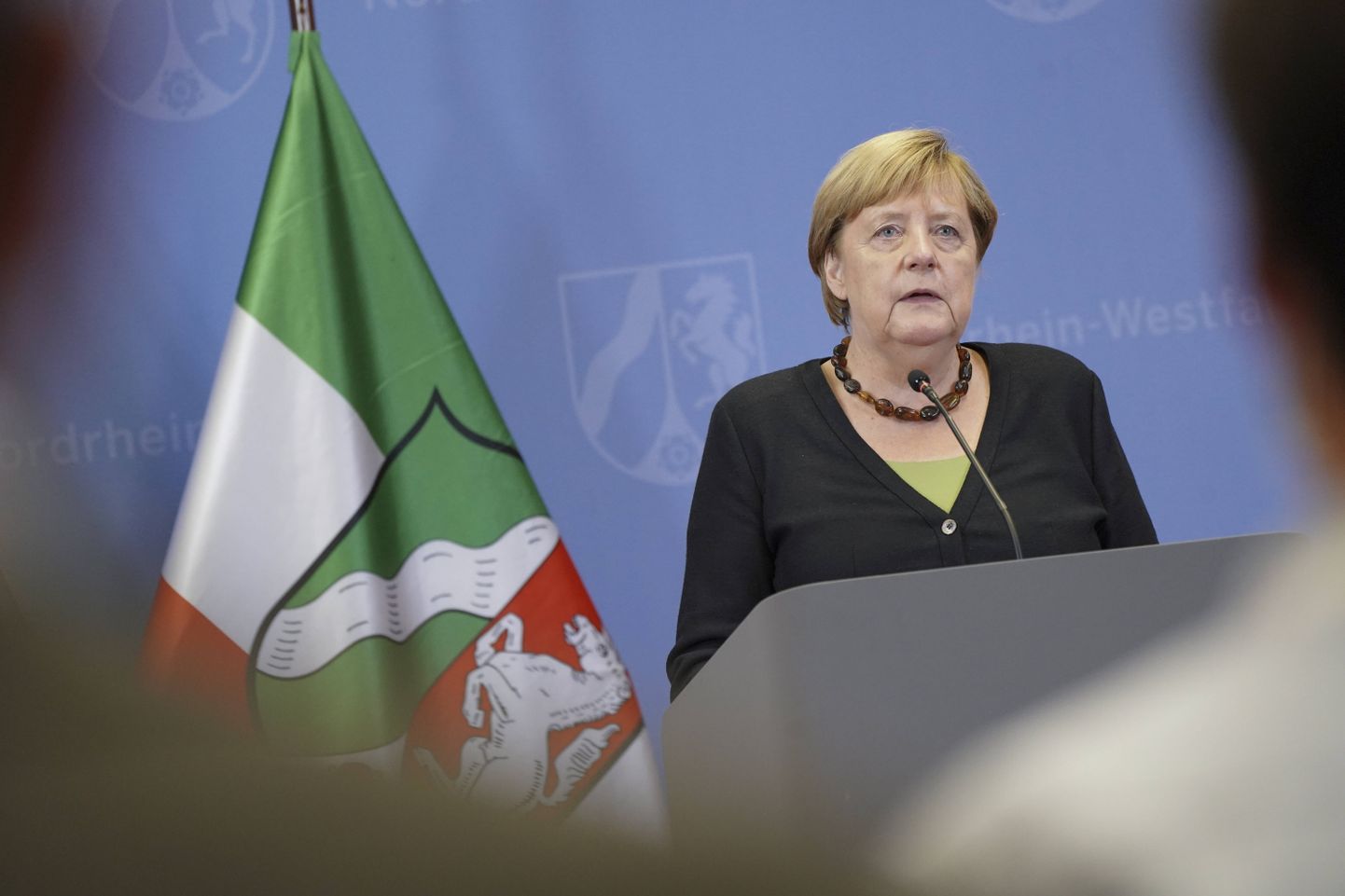 Меркель выступает за начало переговоров с талибами.