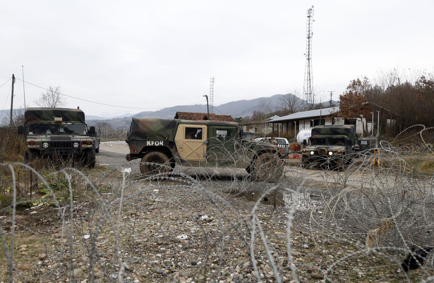 USA sõdurid, kes on osa NATO rahuvalvemissioonist KFOR, kontrollpunktis põhja Kosovos Serbia-Kosovo piiri lähistel.