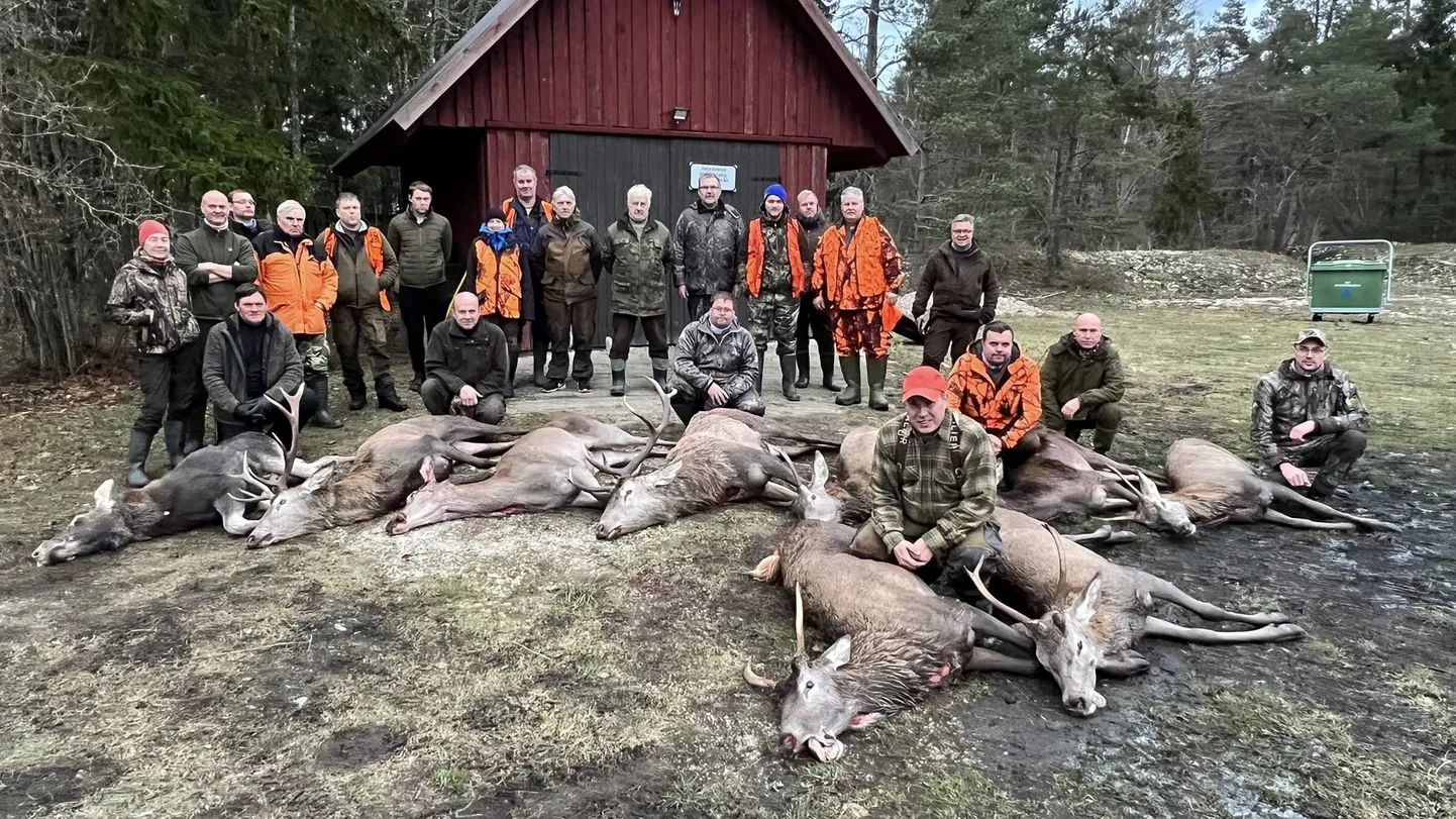 Lümanda jahimehed pärast laupäevast hirvejahti