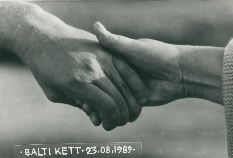 Balti kett, Eesti. 23.08.1989, tundmatu autor. Tallinna fotomuuseum, Courtesy of Photoville (Photoville loal)