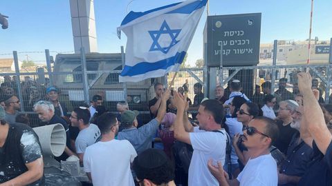 ÜLEVAADE ⟩ Iisraeli protestijad nõudsid Palestiina vange väärkohelnud sõdurite vabastamist