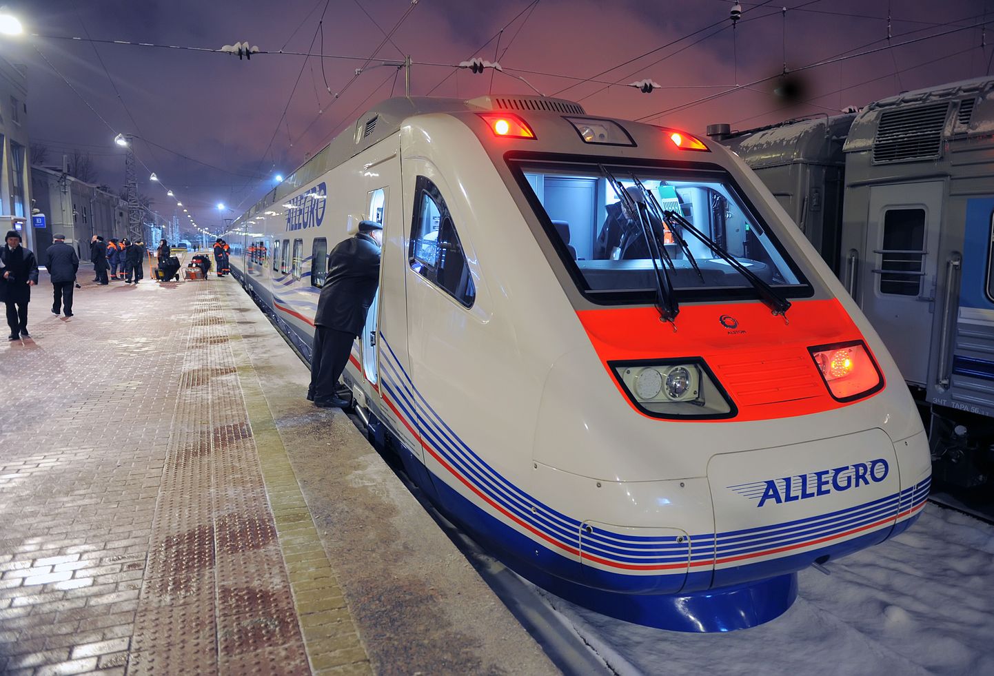 Kiirrong Allegro alustas Helsingi-Peterburi liinil 12. detsembril.