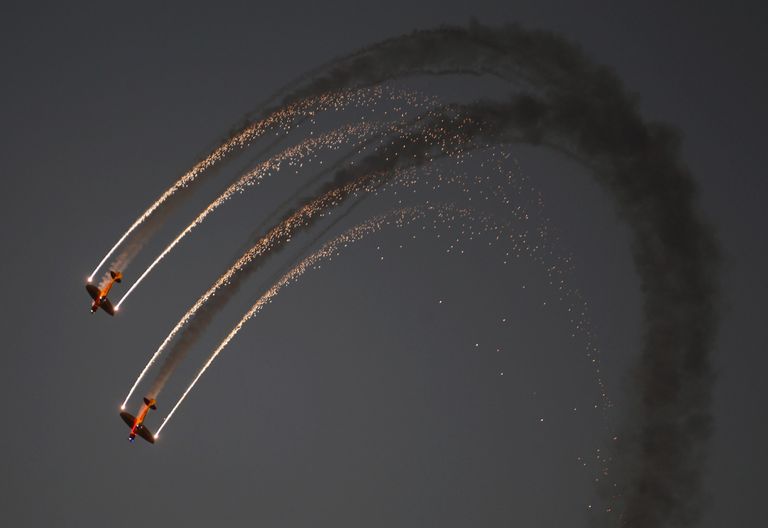 Bahrein: Trikilendurid rühmast Twisters & Extra 300 näitavad oma oskuseid. 