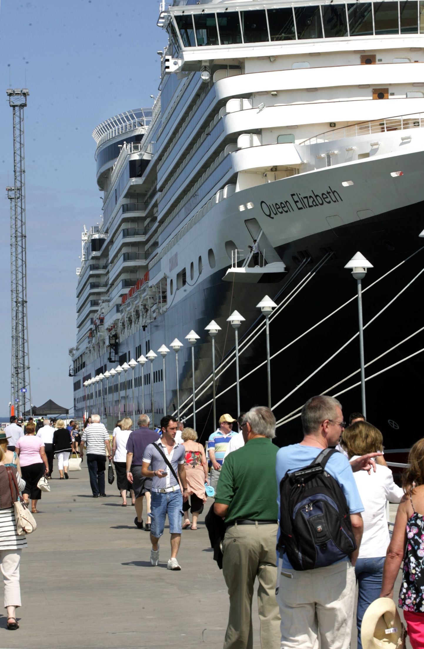 Maailma üks suurimaid ja luksuslikumaid kruiisilaevu «Queen Elizabeth» Tallinna sadamas.