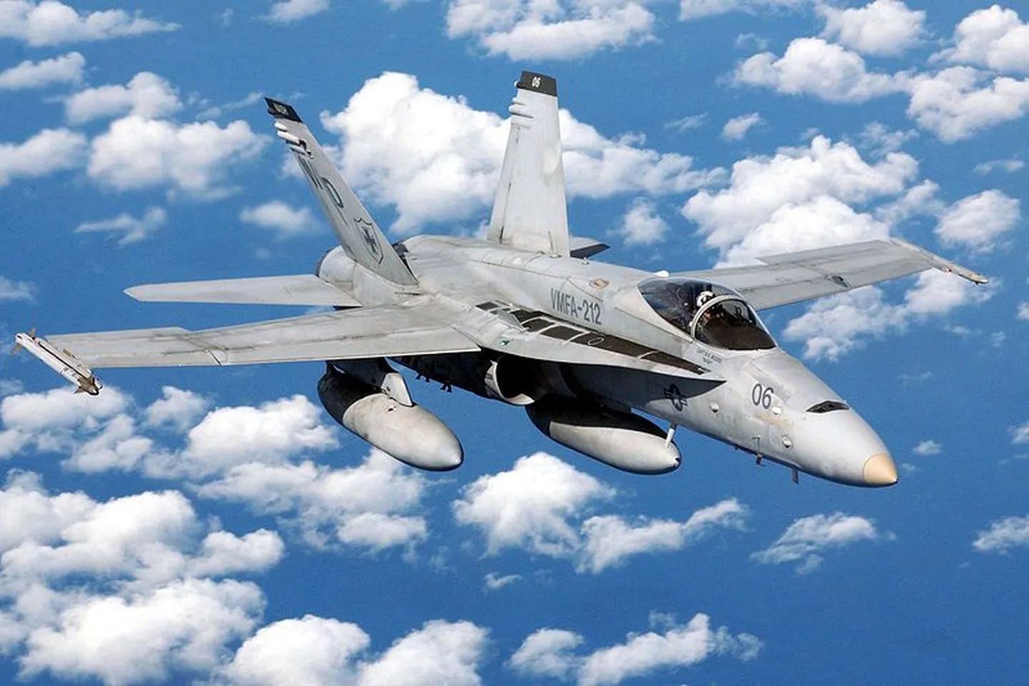 F-18.