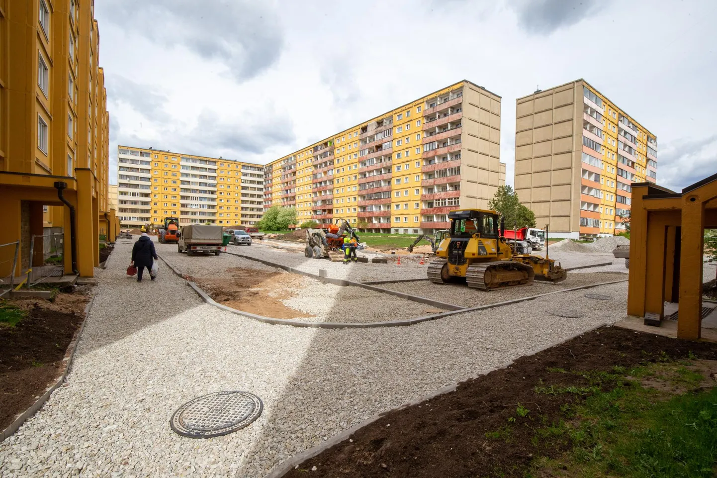 Mõisavahe tänava uuele parkimisalale tulevad esmaspäevast tasulised parkimiskohad.