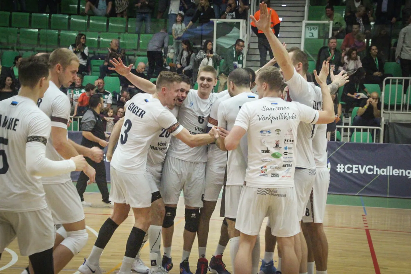 Võidurõõmus Saaremaa Võrkpalliklubi Iisraelis.