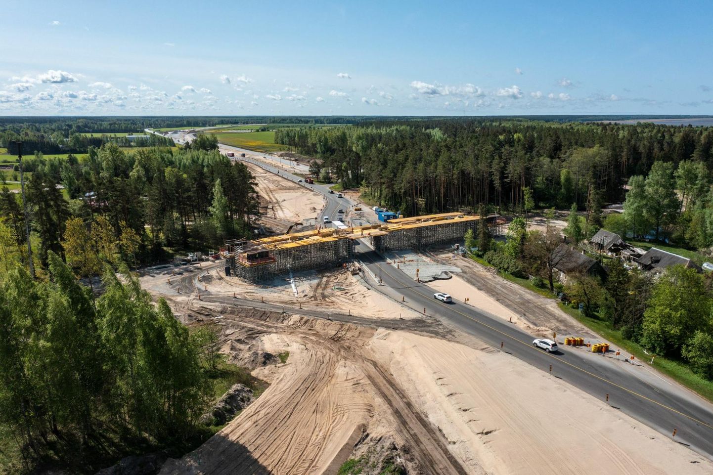 Pärnu–Uulu 2+2-teelõigu ehituse tõttu pannakse rahvusvaheline maantee mõneks tunniks kinni.