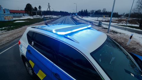 Tallinna-Tartu maanteel kaotas juht auto üle kontrolli ja sõitis teepiirdesse