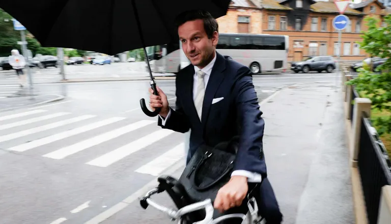 Tallinna abilinnapea Pärtel-Peeter Pere kui kastiratta-sekti eestkõneleja
