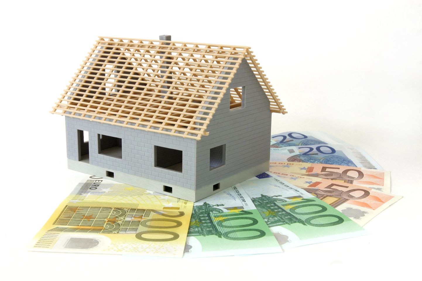 Lätis maksab maja ehitamine praegu 800-900 eurot ehk 12 000-14 000 krooni ruutmeeter.
