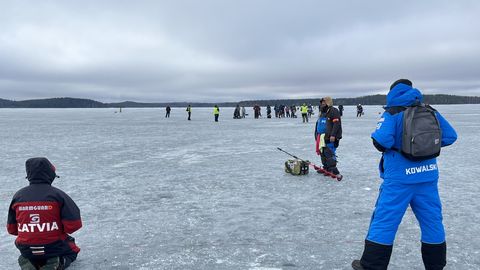 Latvijas zemledus makšķernieki izcīna pasaules čempionāta sudrabu