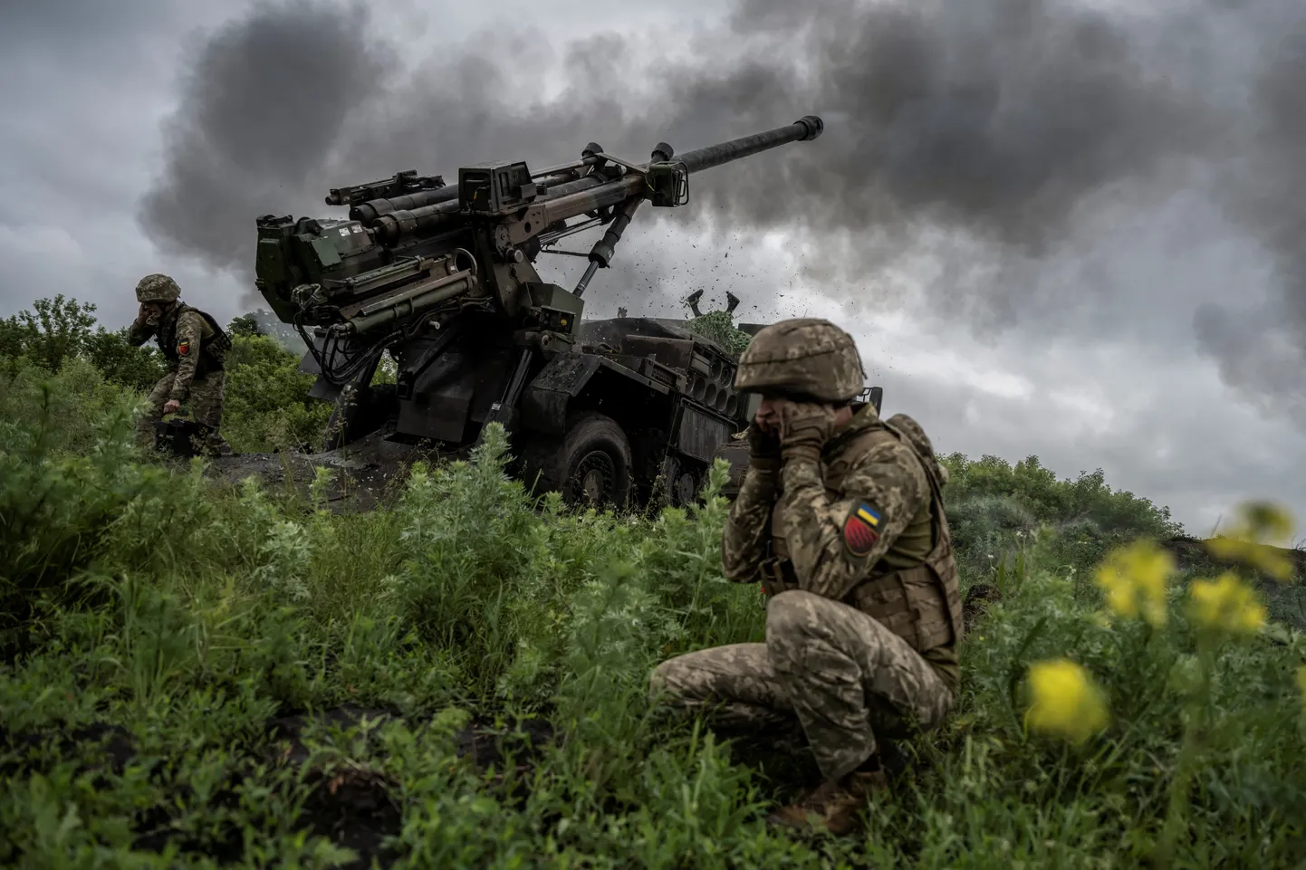 Ukraina suurtükiväelased töös Donetski oblastis.