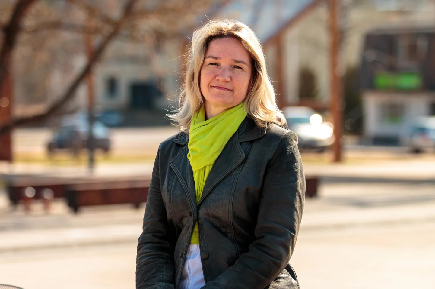 «On sektoreid, mille tegevus on häiritud: majutus, toitlustus, meelelahutus. Siit edasi vähenevad tellimused seotud sektorites, näiteks transpordis. Kui söögikoht on suletud, ei telli ta tootjatelt kaupa,» selgitas töötukassa Põlvamaa osakonna juhataja Katri Mandel.