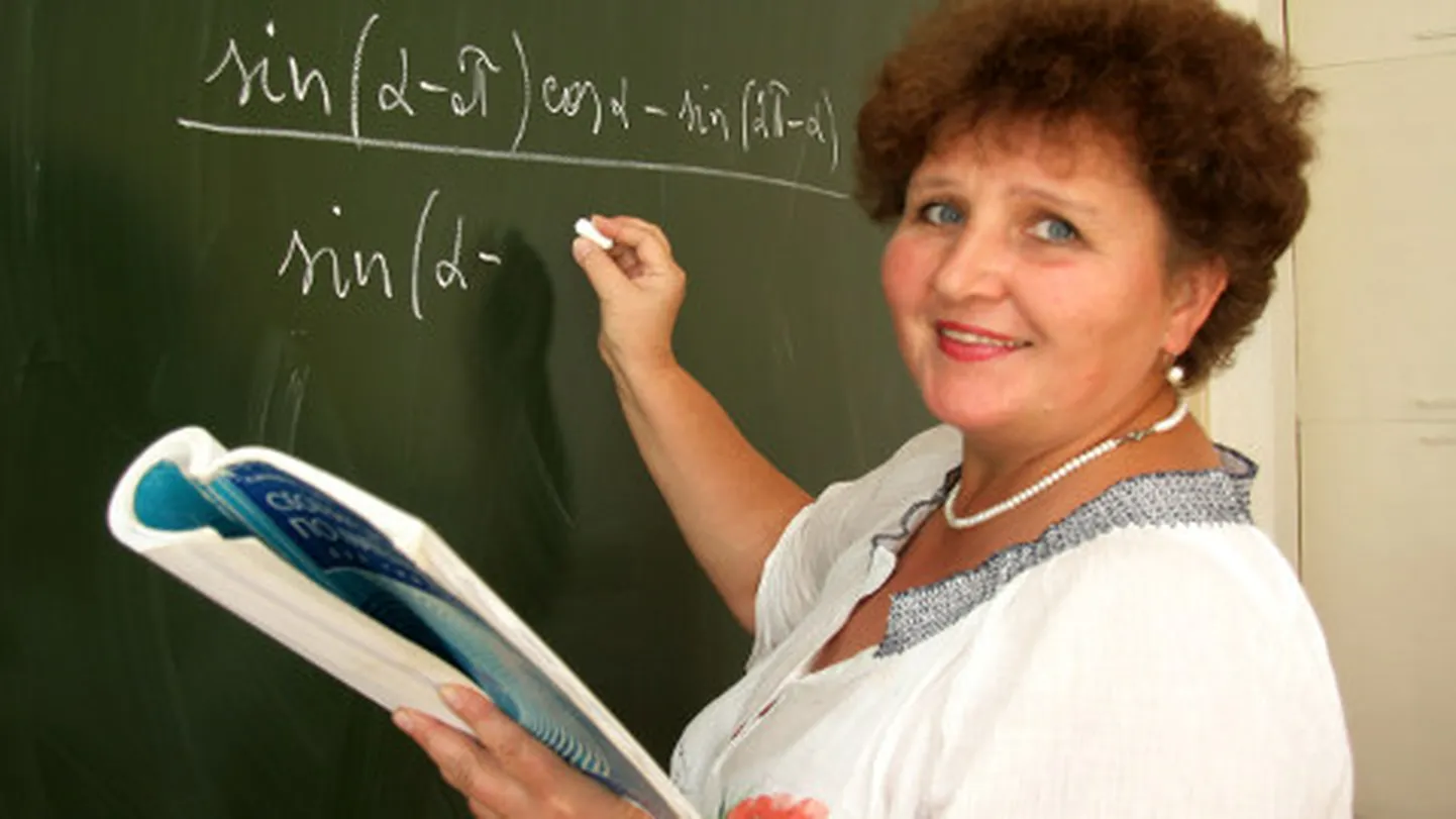 "Olime kõigeks valmis," ütles Jõhvi vene gümnaasiumi matemaatikaõpetaja Ljudmila Kulatšenko, kelle sõnul tehti eksamiks valmistumisel palju tunnivälist tööd.