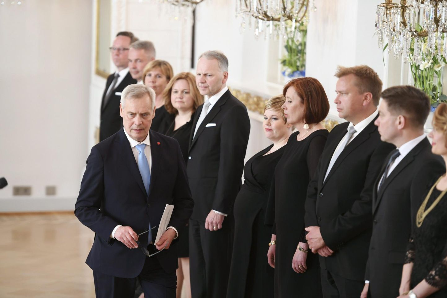 Peaminister Antti Rinne rivistas oma valitsuse Soome presidendi ette 6. juunil.