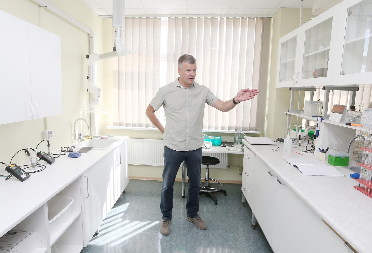 Tartu veevärgi juhataja Toomas Kapp ütles, et koroonat või narkootikume nende laboris reoveest otsida ei saa, küll aga võetakse selles laboris iga päev joogi- ja reovee muid proove.