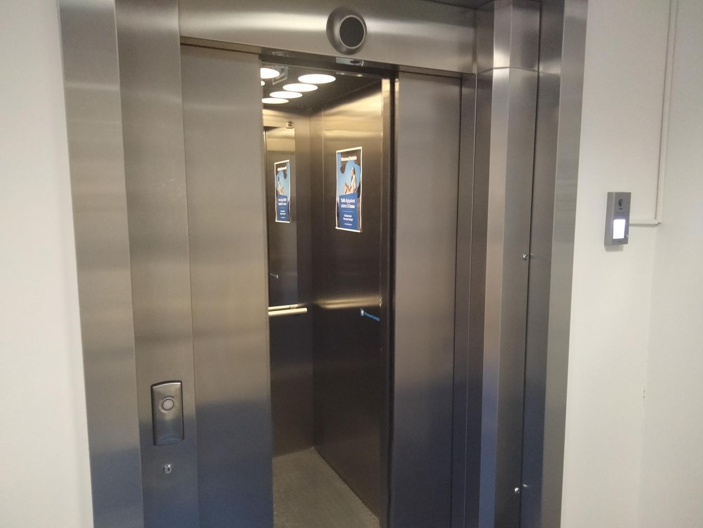 Pärnus jäi üheksa inimest umbes veerand tunniks lifti kinni. Foto on illustreeriv.