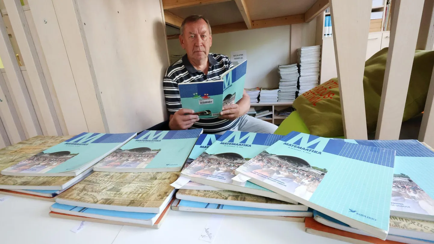 Tartu Forseliuse kooli direktor Jüri Sasi on riikliku õppekava suhtes kriitiline. Tema arvates on näiteks matemaatika õpetamine ajale jalgu jäänud, õpilaste päevad pikad ning uutele kohustuslikele ainetele praeguses õppekavas ruumi pole.