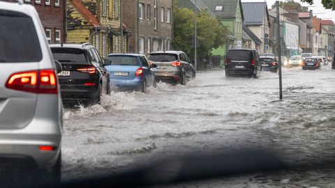 Keskkonnaagentuur andis tugeva vihmasaju tõttu tervele Eestile hoiatuse