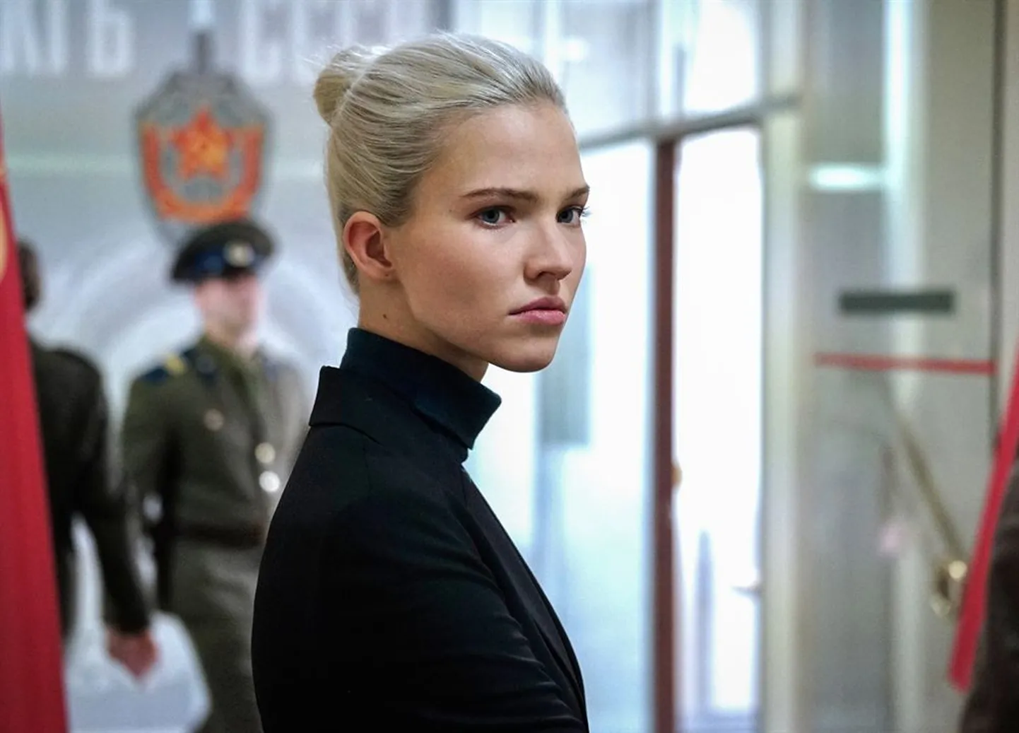 Sasha Luss filmis «Anna»