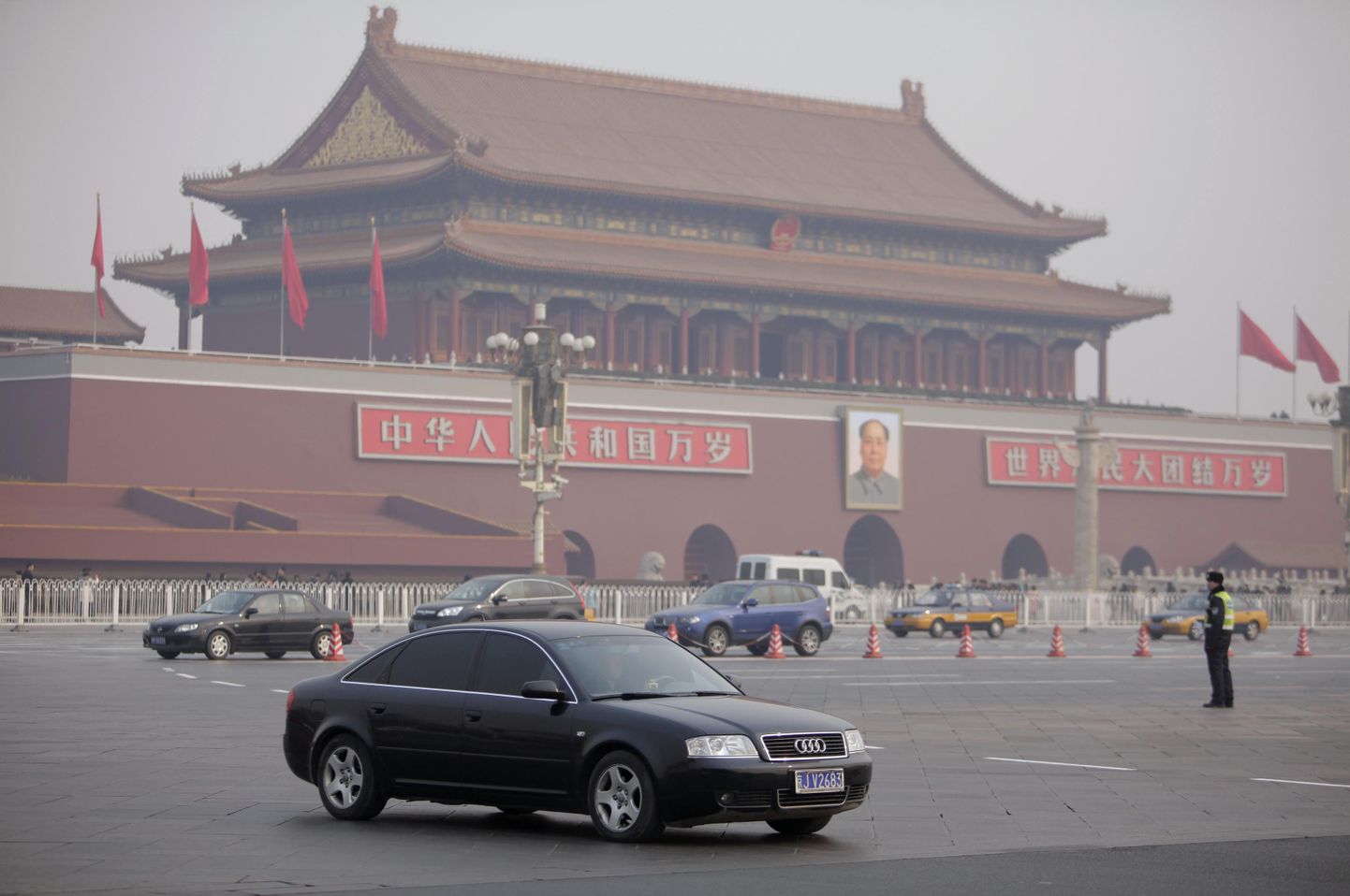 Hiina ametnikud peavad luksusautodest loobuma