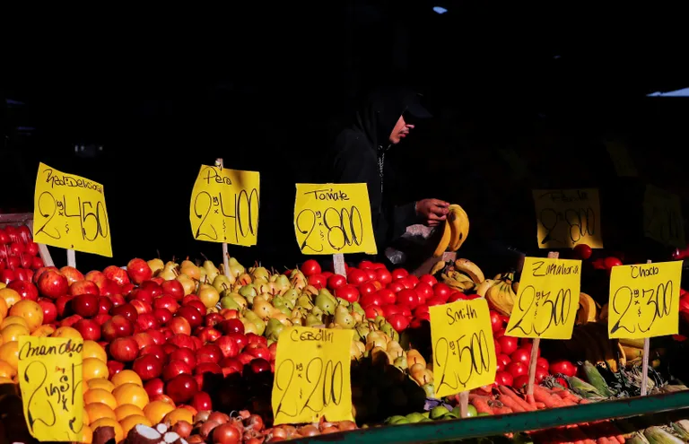 Puu- ja köögiviljad Buenos Airese suurimal keskuturul Mercado Central 14.aprillil.