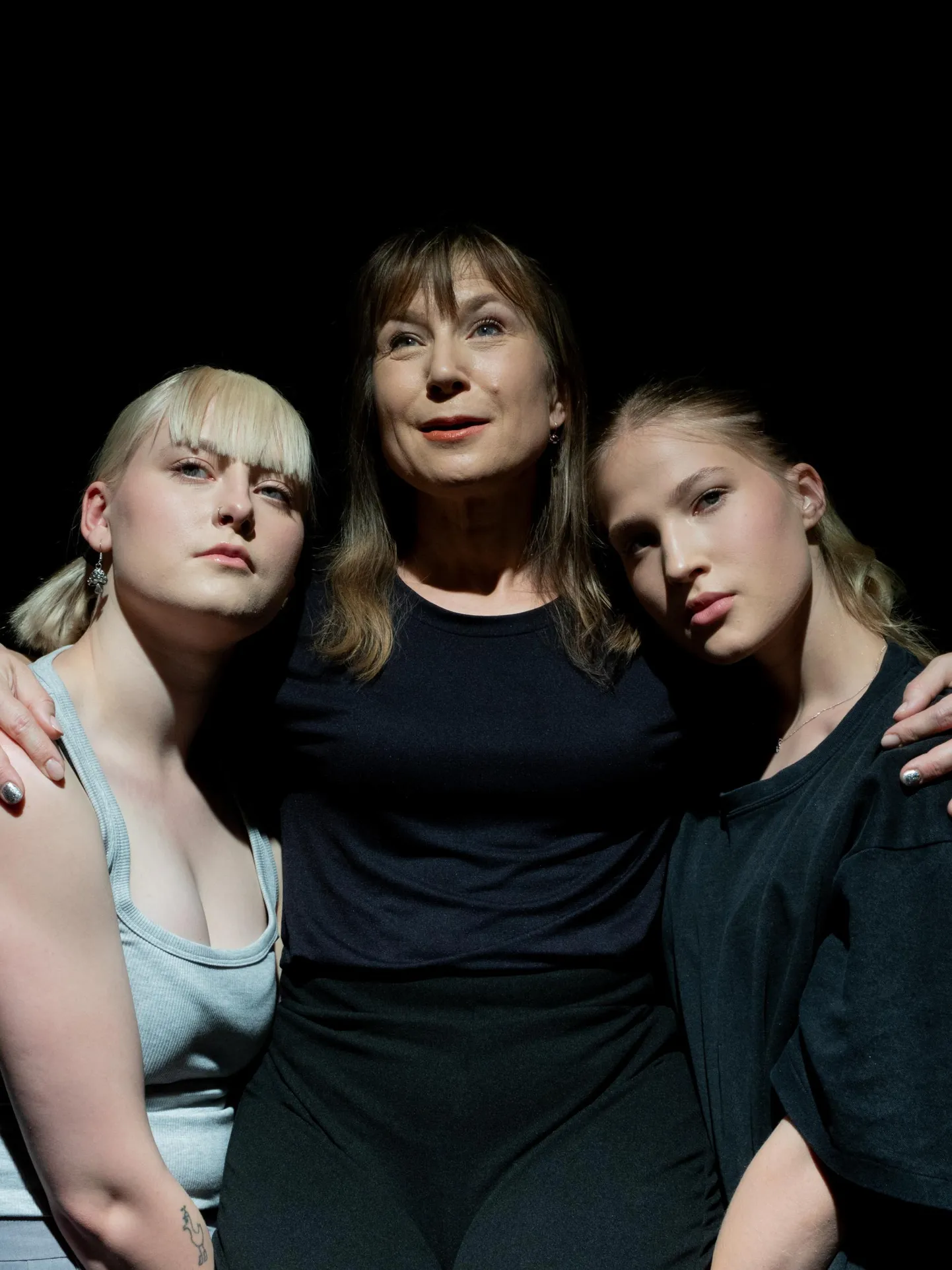 Herta (vasakul), Silvia ja Marta Soro lavastuses "Täiuslik".