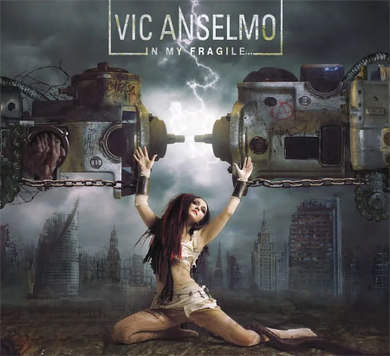 Nācis klajā dziedātājas "Vic Anselmo" otrais dziesmu albums "In My Fragile" 