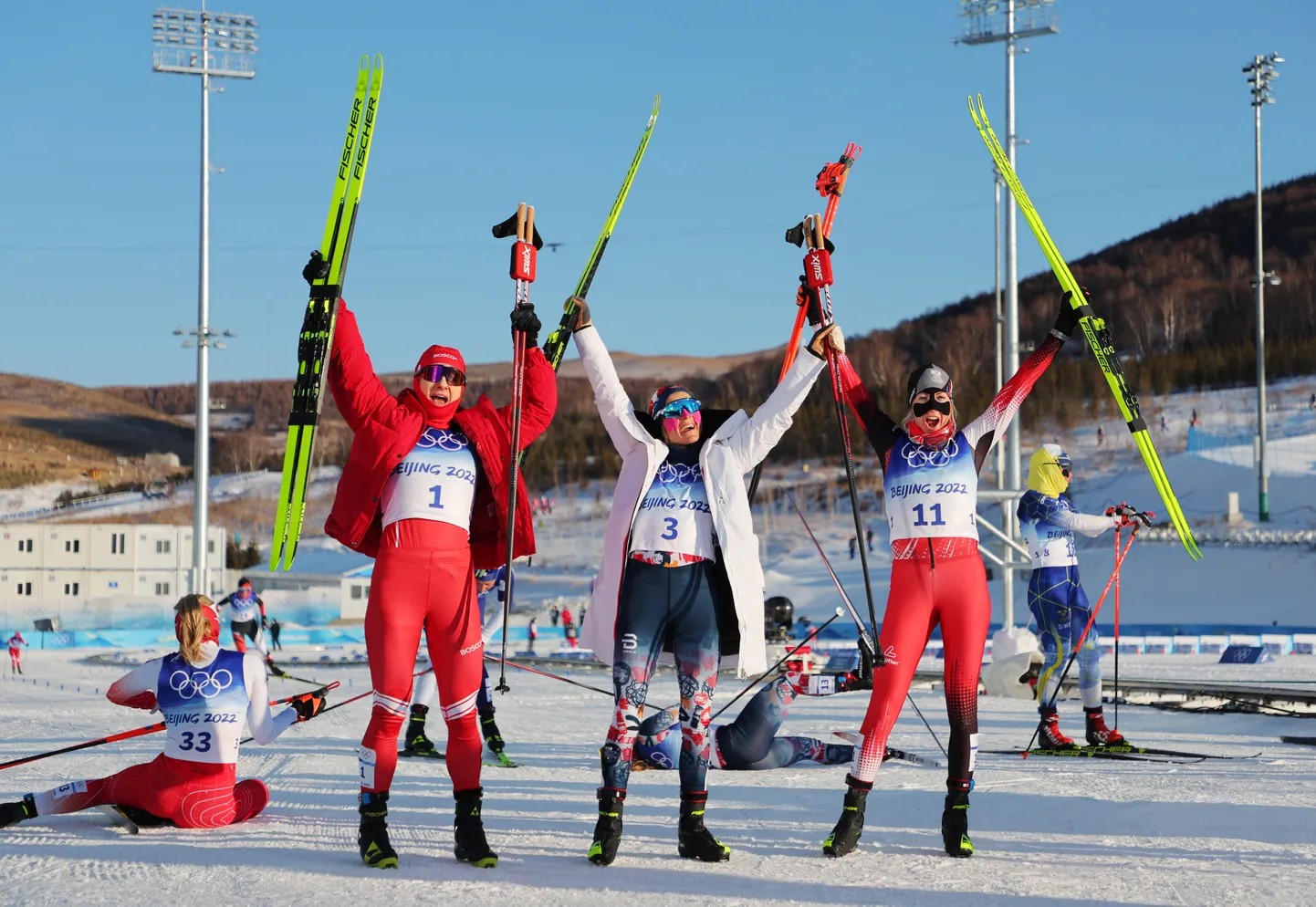 Лыжницы на Олимпиаде 2022 в Пекине, у Непряевой серебро.