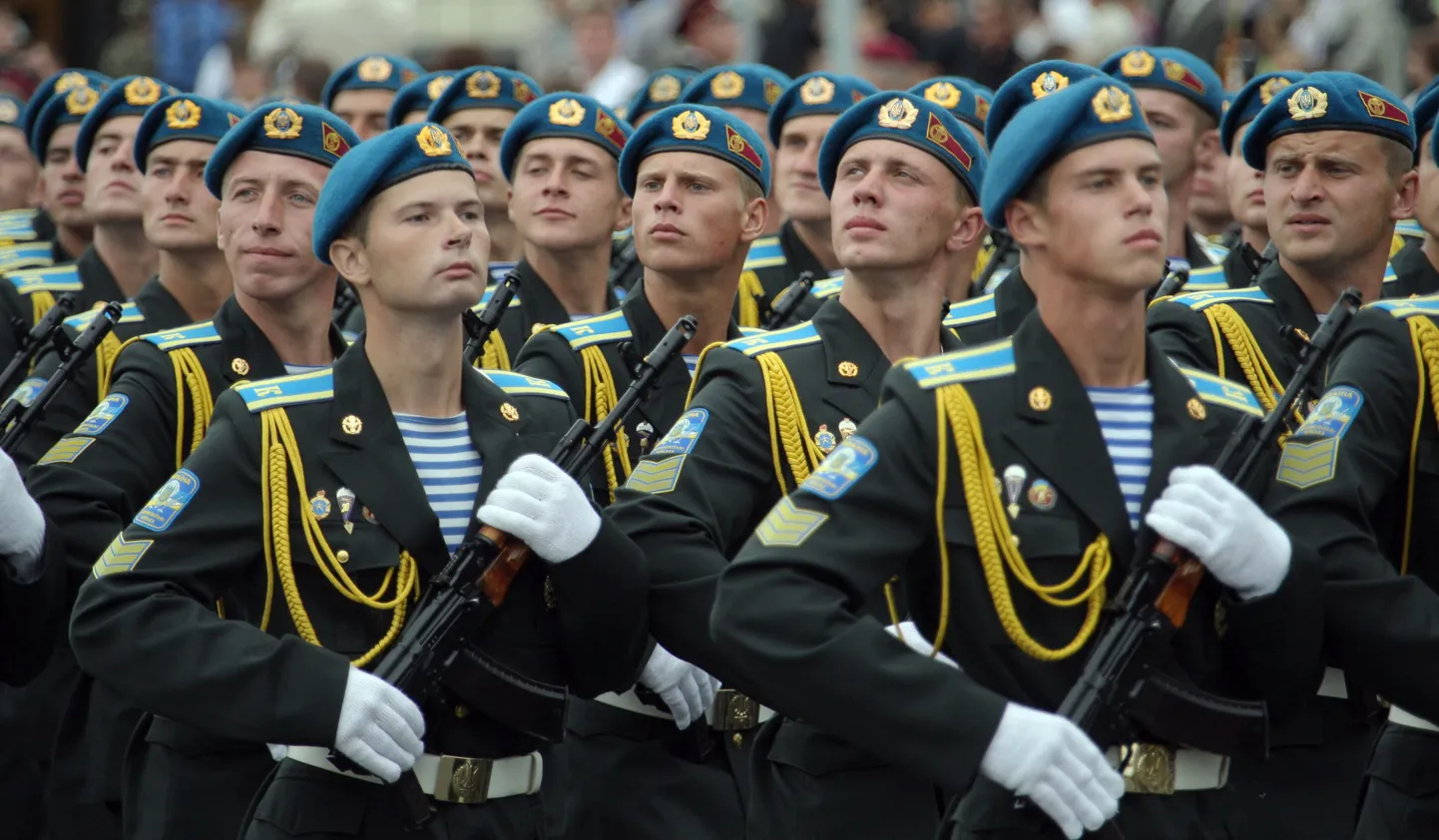 Украинские военные на параде в Киеве.