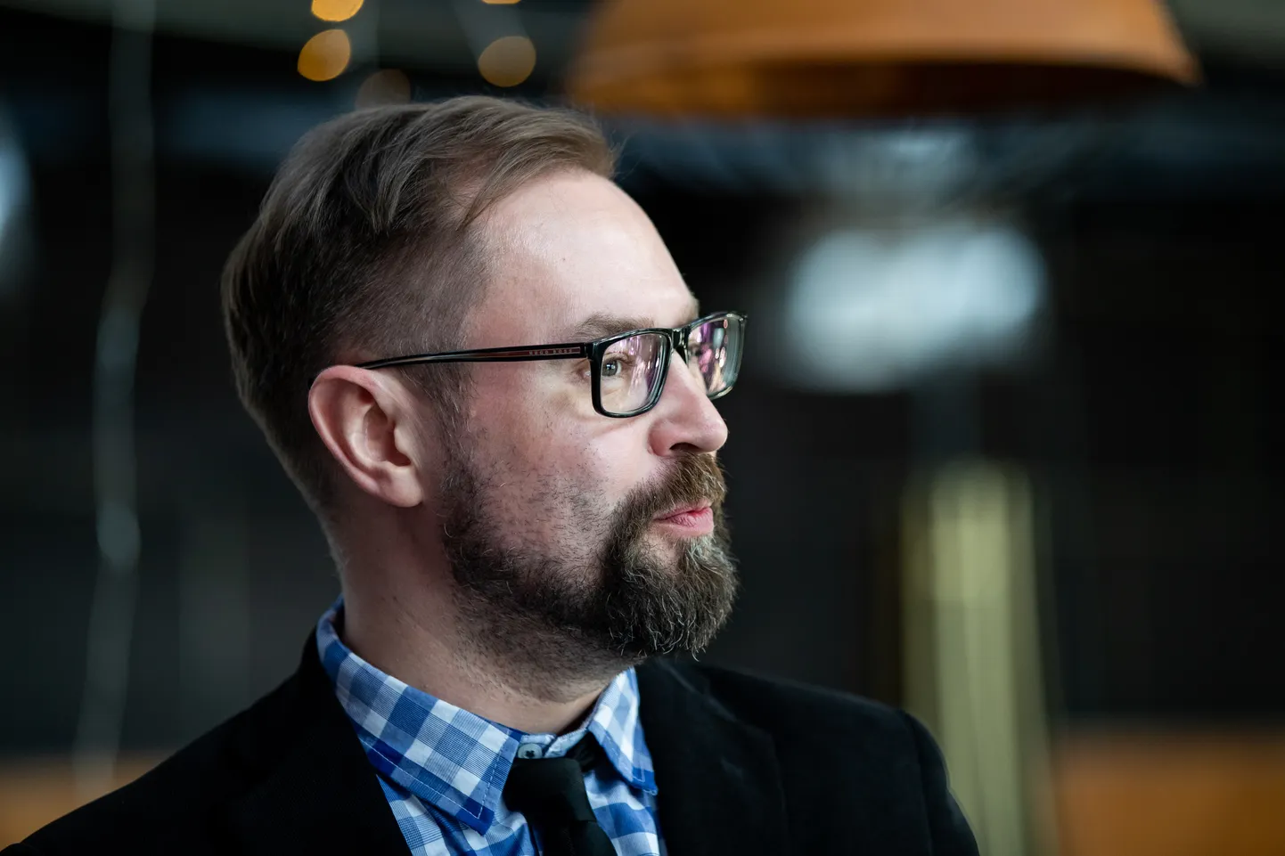 Koolitussarja avaloengu "Mis on ja mis ei ole korruptsioon?" peab MTÜ Korruptsioonivaba Eesti juhatuse esimees, endine riigiprokurör Steven-Hristo Evestus.