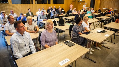 GALERII ⟩ Pärnu uus võimuliit lõi letti kaks umbusaldusavaldust