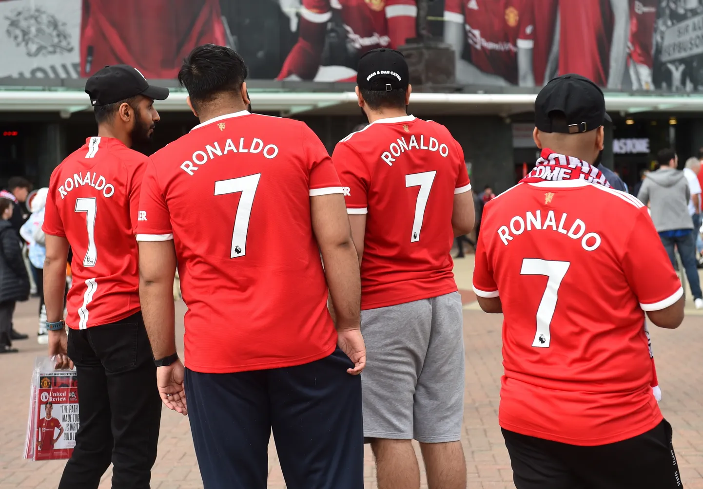 Ronaldo nimega särgid olid fännidel seljas juba enne mehe debüüti Newcastle Unitedi vastu.