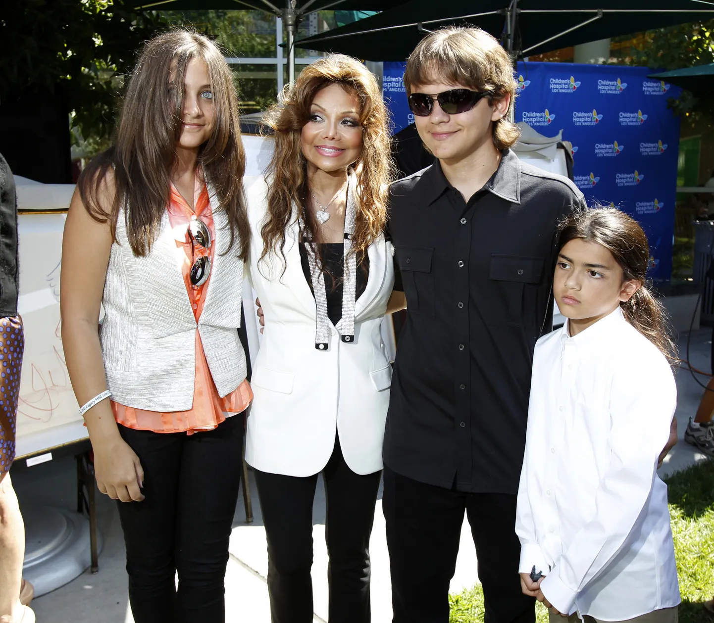 Michael Jackson, Prince Michael Joseph Jackson Jr. Paris-Michael Katherine Jackson ja Prince Michael Jackson II (Blanket)