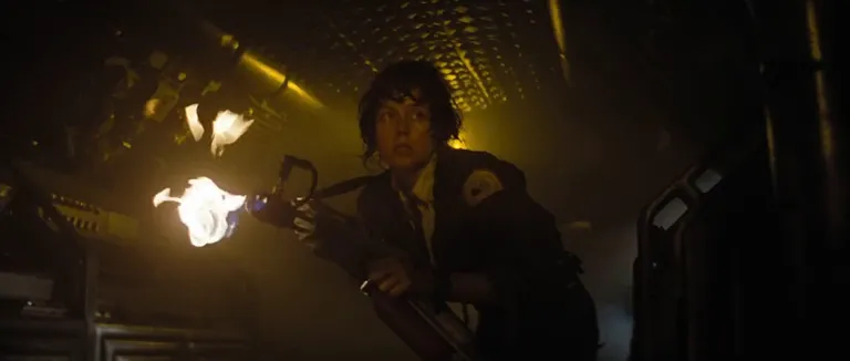 Vist pole filmi, mis ei läheks paremaks sellest, kui sinna lisada enesekindel noor naine leegiheitjaga.
