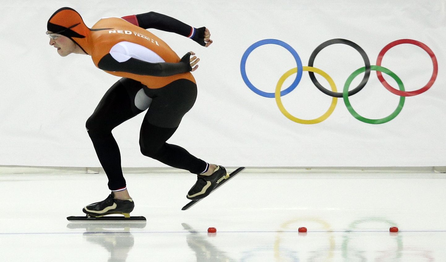 Sven Kramer kihutamas olümpiavõidu poole.