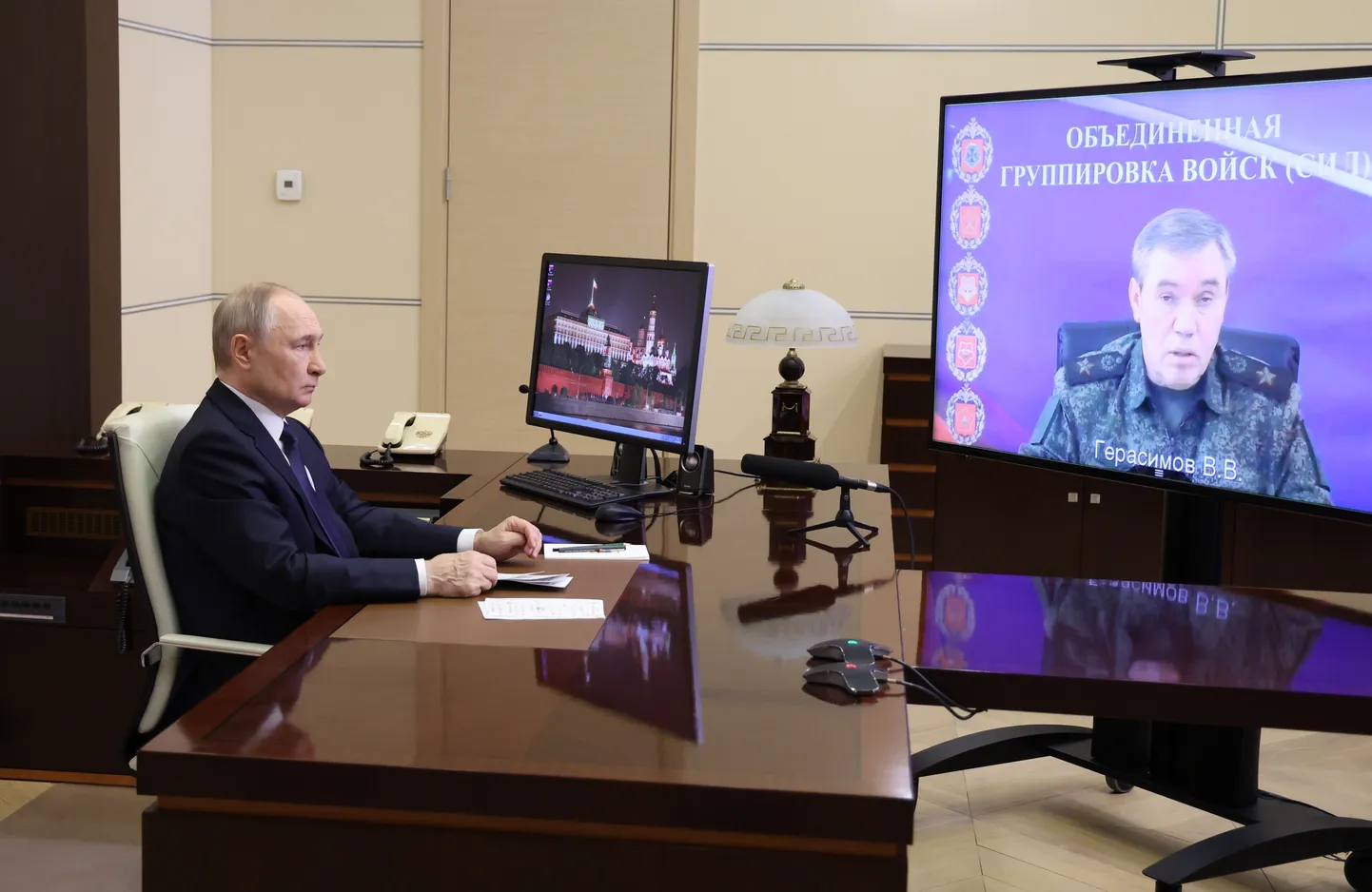Vene kindralstaabi ülem Valeri Gerassimov teatamas diktaator Vladimir Putinile väidetavast Kurski vabastamisest videokõne teel 26. aprillil 2025. aastal.