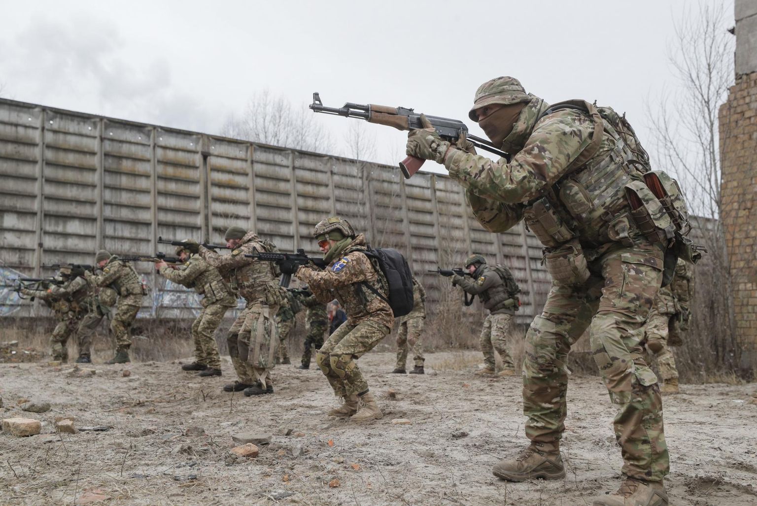 Ukraina reservistid laupäeval Kiievi lähistel õppustel.