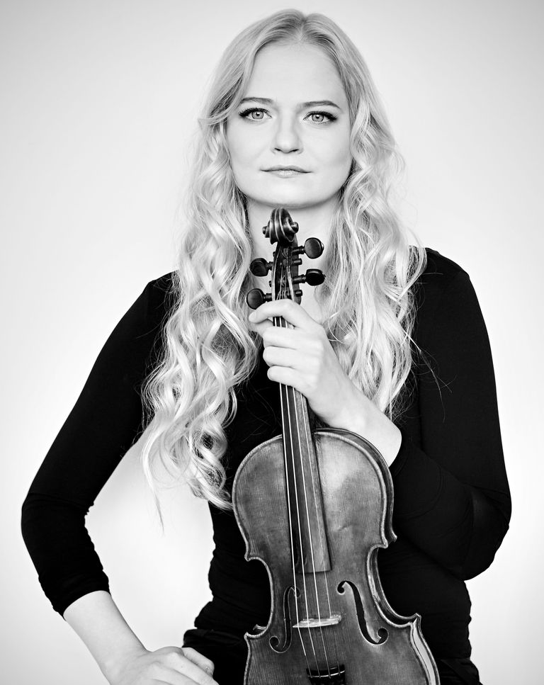 Igaunijas Nacionālā simfoniskā orķestra koncertrmeistare Trīna Rūbela