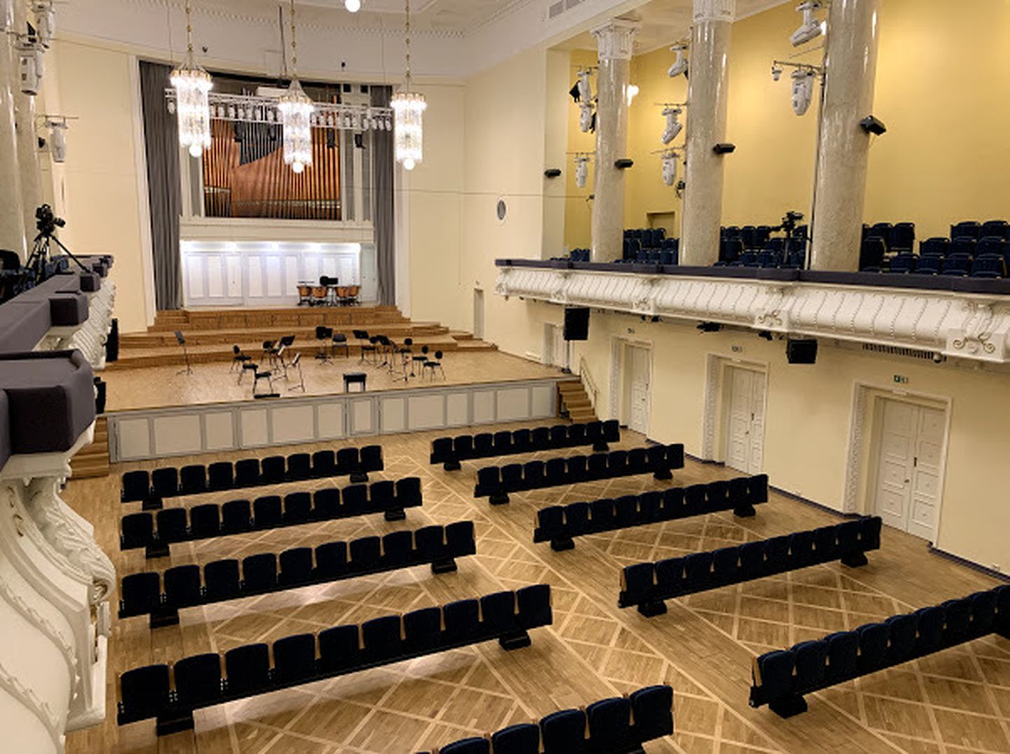 На фото: концертный зал "Эстония".
