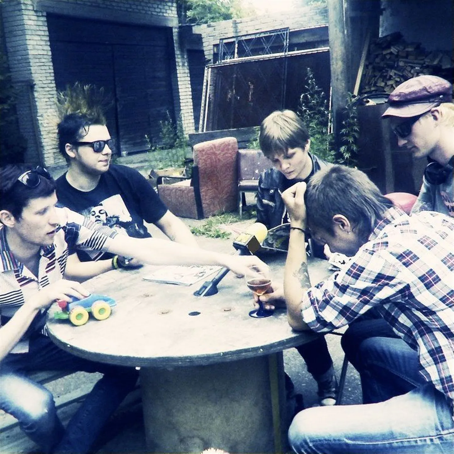 Chungin & The Strap-On Faggots aktsioonis. Vasakult Chungin, Mr. J, Kyberkaru, Eerik, Urb.