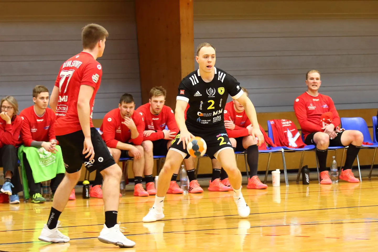 Eesti liigasse naasnud Jesper Bruno Bramanis (palliga) tegi Tallinna särgis vähemalt skoori mõistes seni parima mängu, visates Tapa vastu kuus väravat.