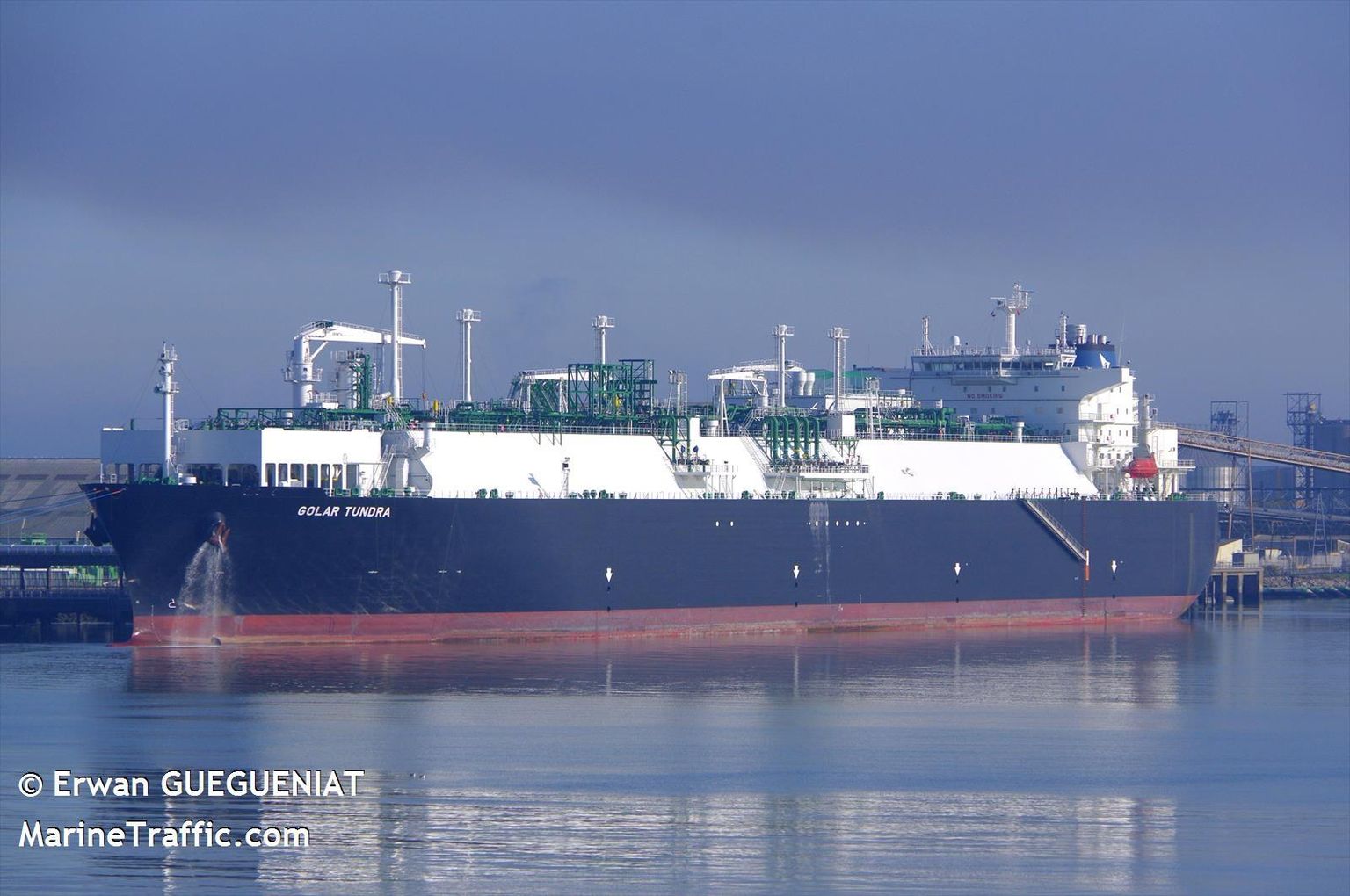 Taasgaasistamise seadmetega LNG-tanker Golar Tundra on üks, mille kasutamist LNG-terminallaevana valitsus kaalub.
