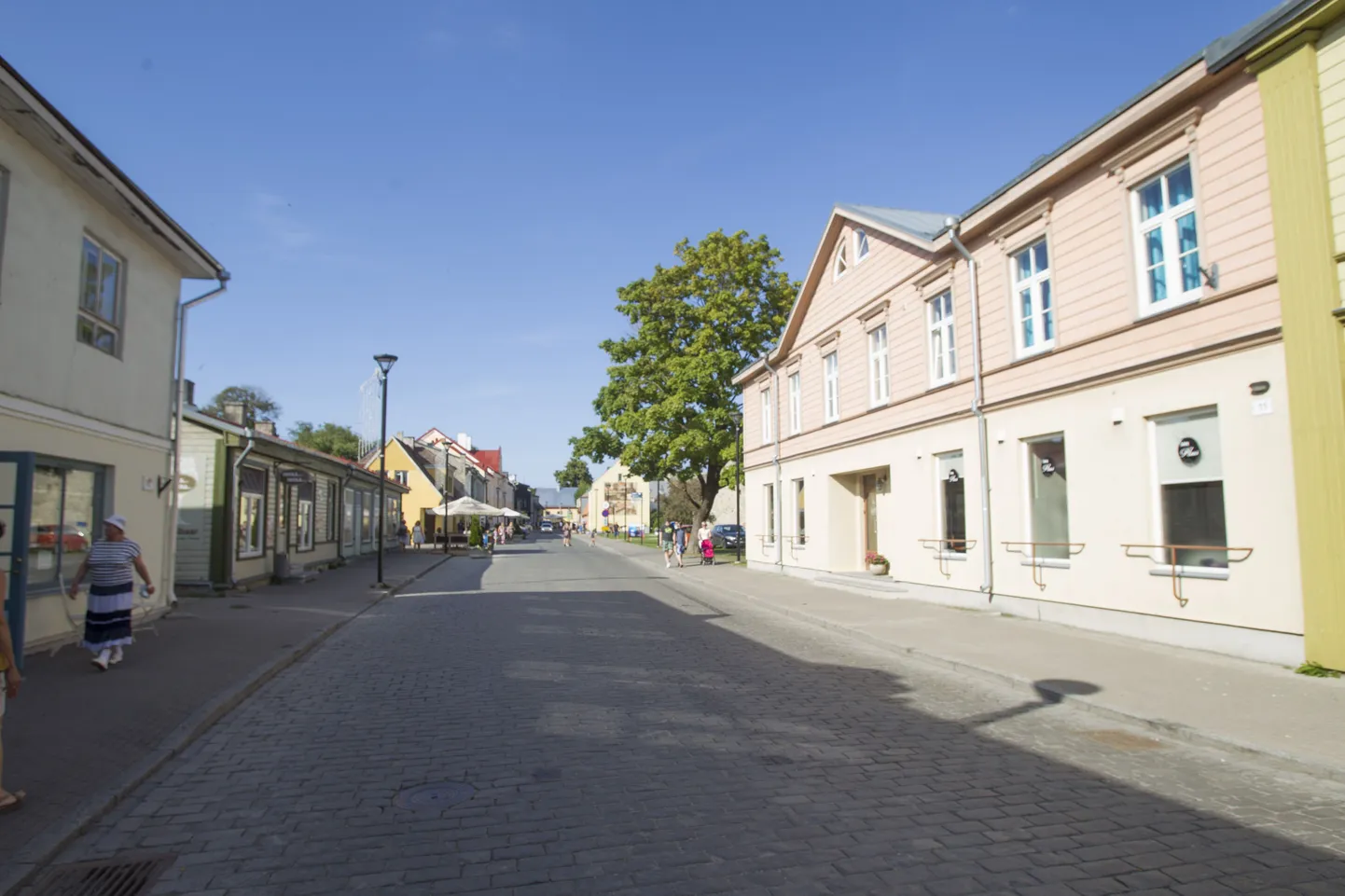 Suvised üritused meelitavad Haapsallu palju turiste, kes pargivad seal, kus seda teha ei tohi.