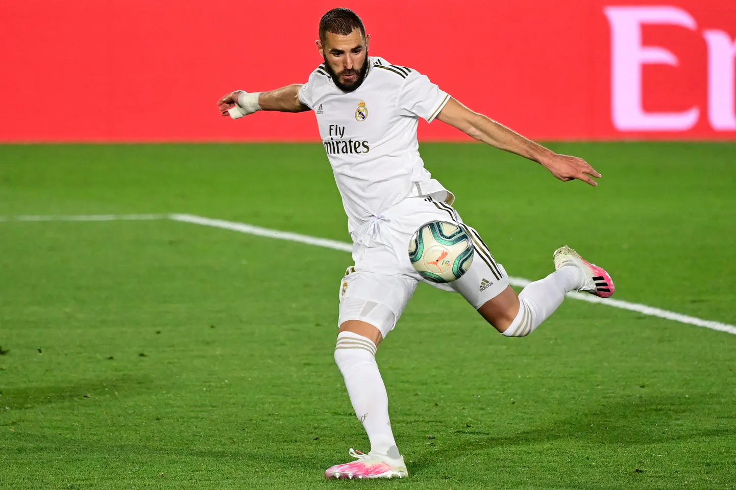 Karim Benzema eile Valencia vastu.