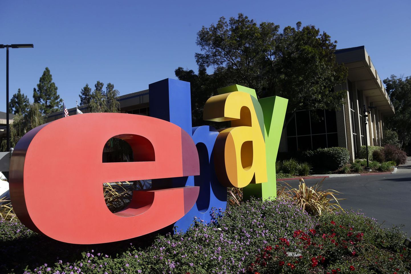 eBay logo firma USAs asuva peakontori ees.