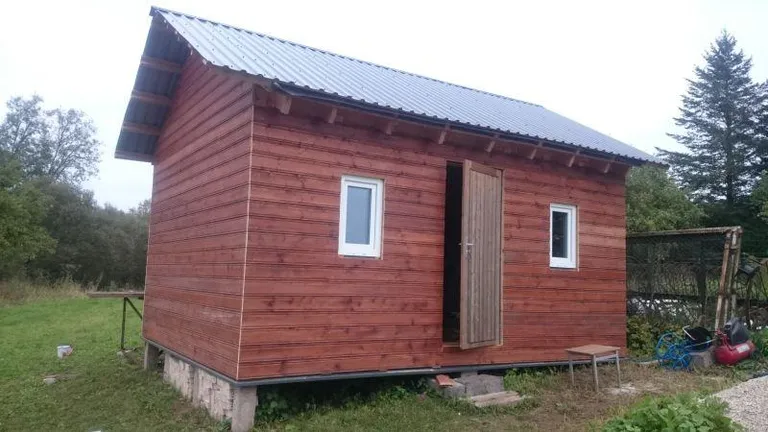 Osaühingu Koeratreener hotellis on neli tuba, millest üks on valmis ning kolm ootavad renoveerimist.